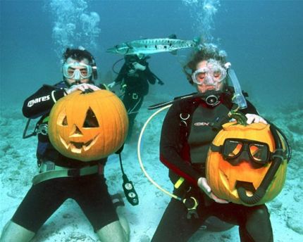 DRIS Underwater Pumpkin Carving Specialty